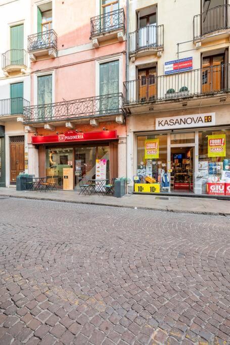 Altea'S Sweet Home In Piazza,Basilica Palladiana ヴィチェンツァ エクステリア 写真